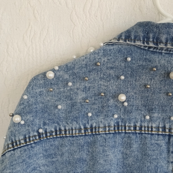 DAVI & DANI Pearl Accent Jean Jacket Cropped Denim Retro Madonna Vibes 80s Babe - Picture 11 of 14